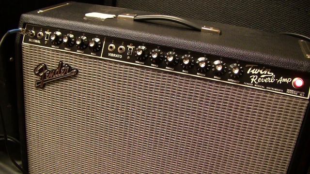 Fender Twin Reverb With Distorion смотреть онлайн
