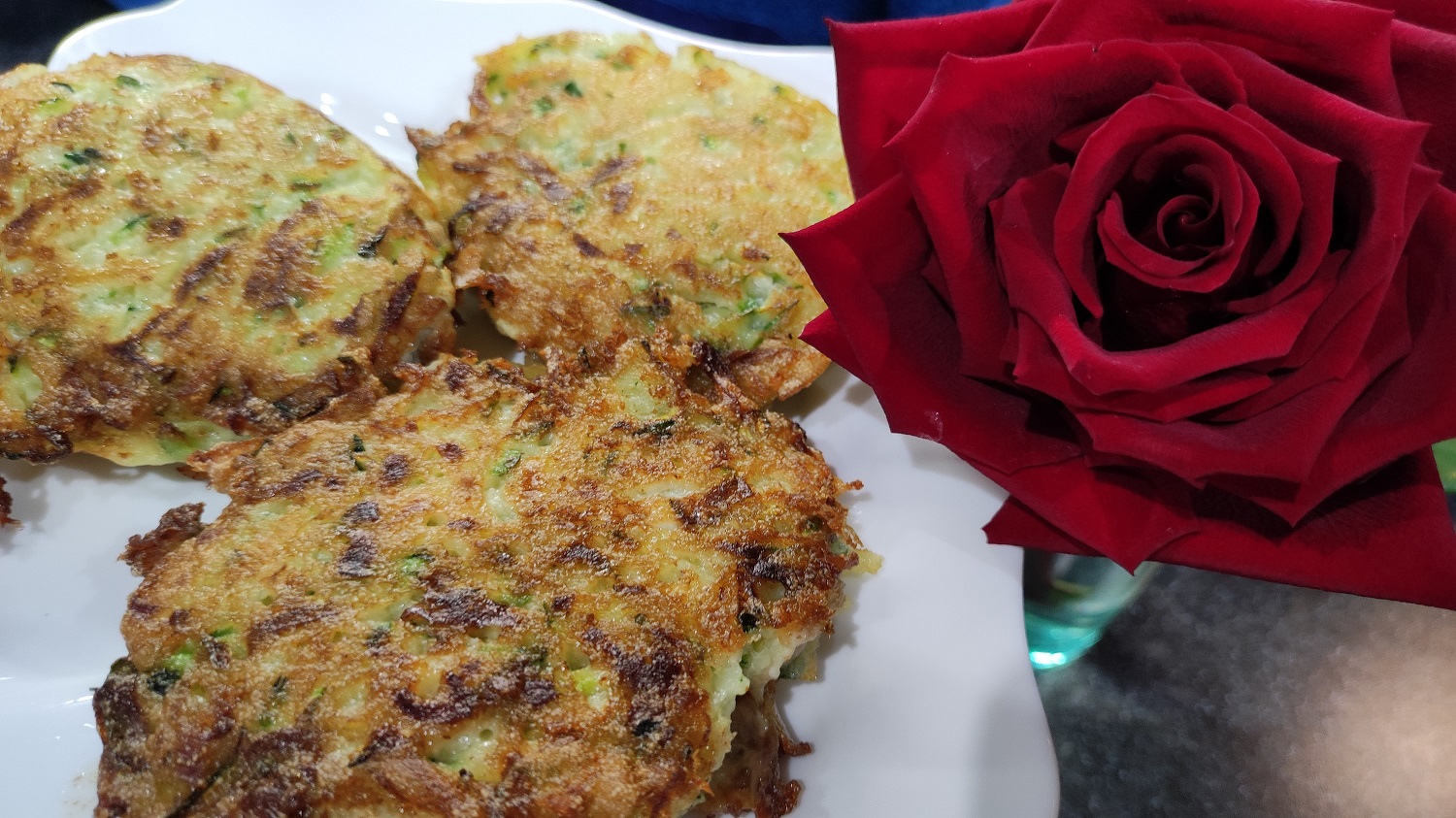 Кабачки с тунцом, секретный рецепт из ресторана, готовим вкуснейшие оладьи из кабачков и тунца смотреть онлайн