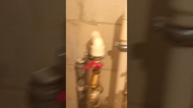 Шумит стояк горячей воды смотреть онлайн