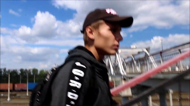 Тренировка силовой выносливости: многократный подъём по ступенькам с братком Ваней смотреть онлайн