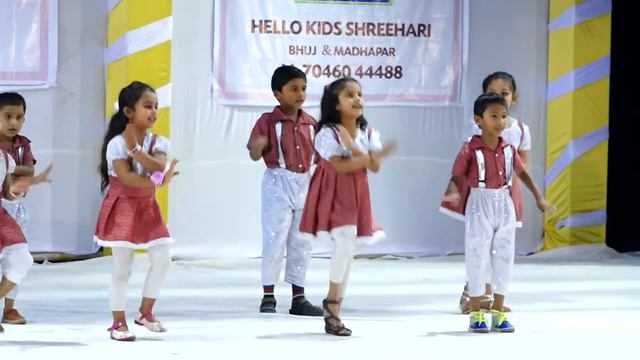 14 Tan Tan Tan Chalo Ghanti Baji