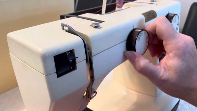 Pfaff 741 sewing machine in use смотреть онлайн