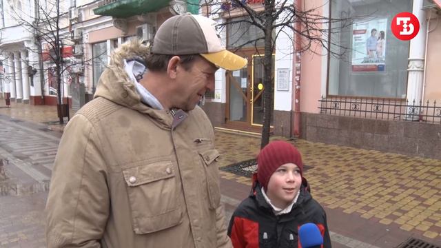 Симферопольцы рассказали, нравится ли им, как украсили город к Новому году смотреть онлайн