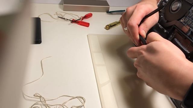 13" MacBook Pro (late 2013 A1502) Battery (A1493) Replacement смотреть онлайн