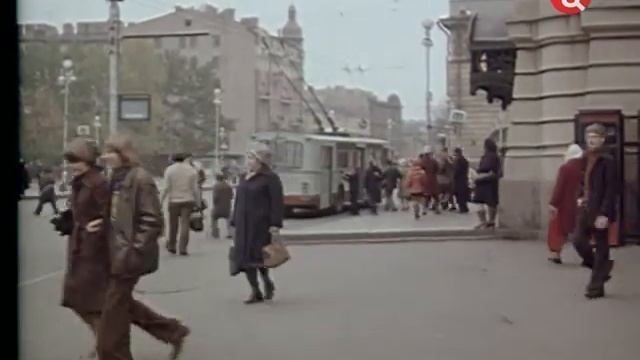 Вернёмся осенью _ Песенка фронтового шофёра смотреть онлайн