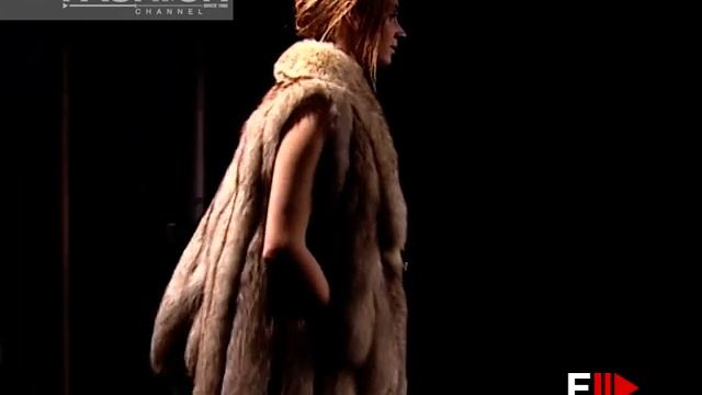 MAISON MARTIN MARGIELA Fall 2002 2003 Paris - Fashion Channel смотреть онлайн