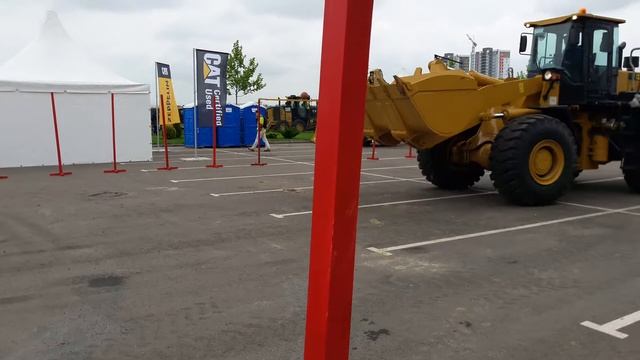 Worldskills 2017! Управление фронтальным погрузчиком! смотреть онлайн