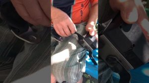 Не вытягивается ремень безопасности. Решение проблемы за 2 минуты.