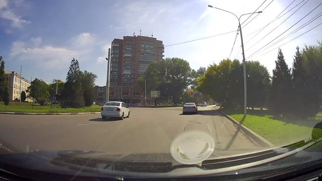 Очередной олень на дороге Новочеркасска Ростовской области смотреть онлайн