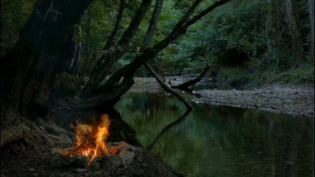 Sounds of nature. Evening fire on the river. Звуки природы. Вечерний костёр на реке. смотреть онлайн