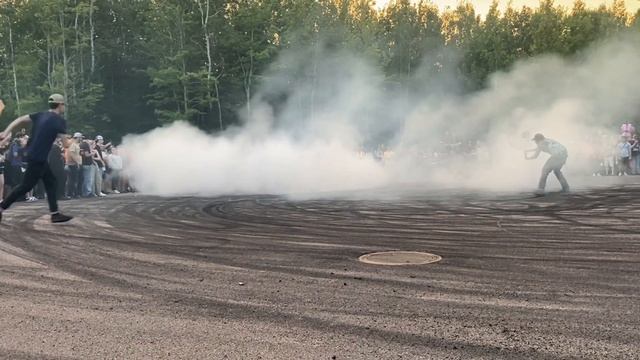 TWO Single turbo Kouki Nissan Silvia S14’s DONUTS смотреть онлайн