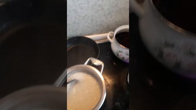 ? На завтрак - каша. Чем отмыть плиту? смотреть онлайн