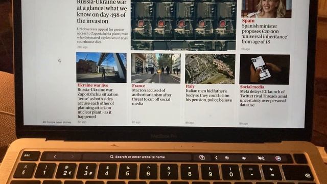 M1 Macbook Touch Bar Flicker
