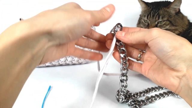 Декор ручки для сумочки из трикотажной пряжи. Ручка для сумочки крючком. Цепочка на сумочкуДекор руч смотреть онлайн