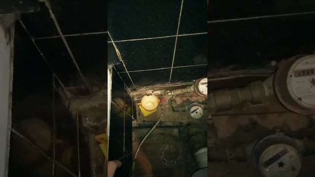 Монтаж унитаза старого образца, течёт соединение металлопласт устраняем смотреть онлайн