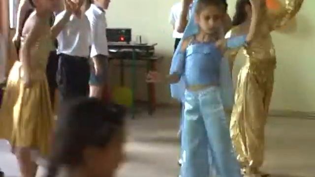 выпускной 4 класса тбилисской школы часть 2 Танго. смотреть онлайн