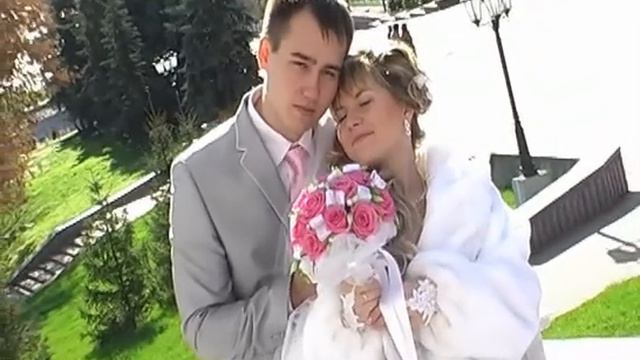 Прогулка молодоженов после ЗАГСа. Видеосъемка в Саранске. Видеооператор Ольга Л. смотреть онлайн
