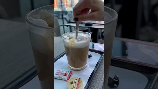 ?Шоколад, блины и вафли.