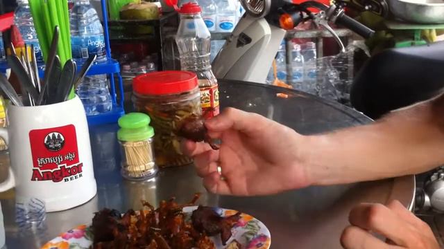 Cambodia.by - Гастрономическое чудо. Змеики и фаршированные жабы смотреть онлайн