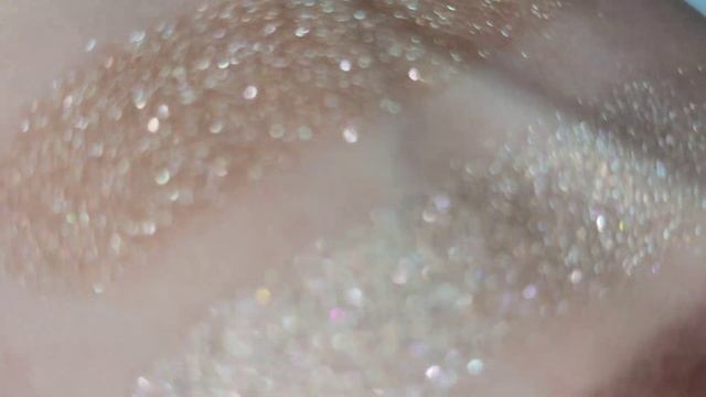 【TOMFORD 2023クリスマスコスメ】ソレイユ アイカラークォード／ 01 ルミエール ディヴェール Lumiere D'Hiver／2023年11月3日発売 смотреть онлайн