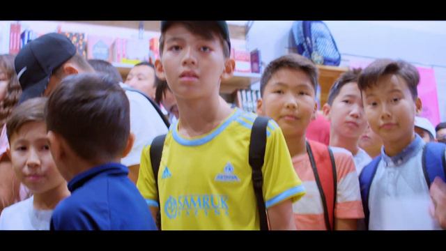 Видео со встречи с болельщиками в MEGA SILK WAY смотреть онлайн