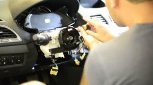 Как заменить рулевой шлейф на Renault Megane III