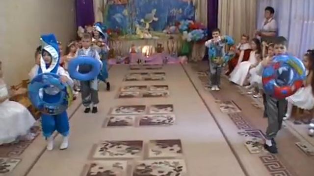 Танец дельфинов.Выпускной в детском саду. смотреть онлайн