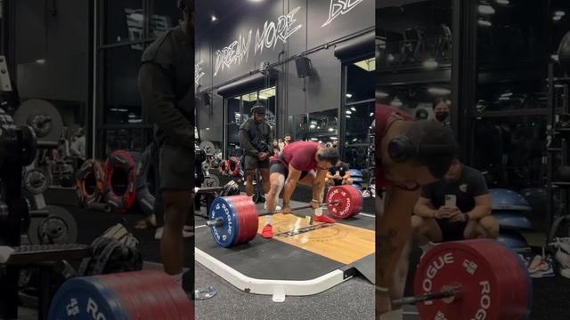 Jamal Browner тянет 501 кг без экипировки (попытка) смотреть онлайн