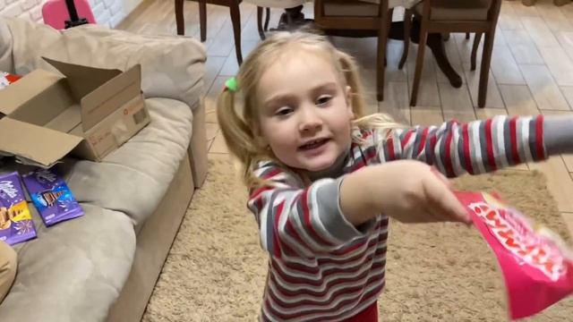 Что подарили Серёже и Полине на День Святого Николая Наш Новогодний корпоратив смотреть онлайн