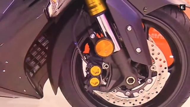 Yamaha T-Max 530cc | First Look & Impression Walkaround | Crazy MotoWorld смотреть онлайн