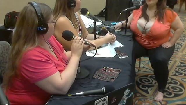 SinCityBounty at BBWCon 2015 with Lexxi Luxe смотреть онлайн