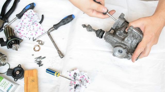 3 - Сборка актуатора сцепления Toyota Corolla смотреть онлайн