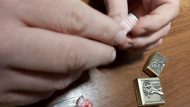 Как поменять кремень в бензиновой зажигалке? И какое качество искры у наших кремней? смотреть онлайн