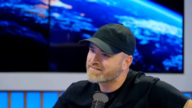The LG "Wing" is Like No Other Smartphone... смотреть онлайн