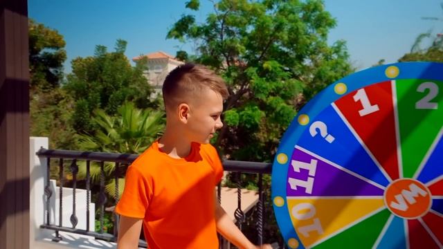 Five Kids Who Draws it better takes the Prize | Art Challenge + more kids videos смотреть онлайн