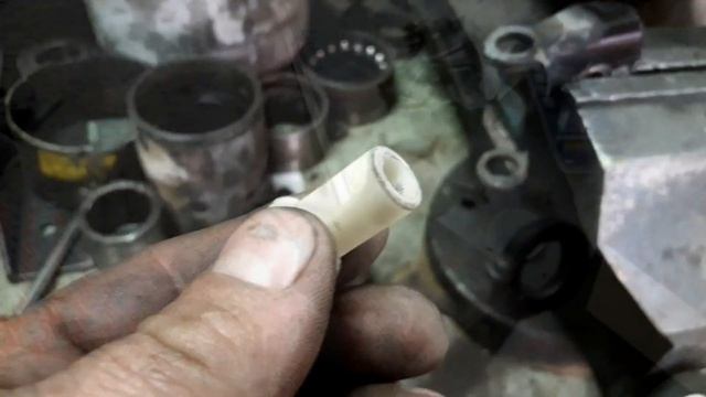 замена втулок дверных петель на Jeep Grand Cherokee ZJ. Наколхожено смотреть онлайн