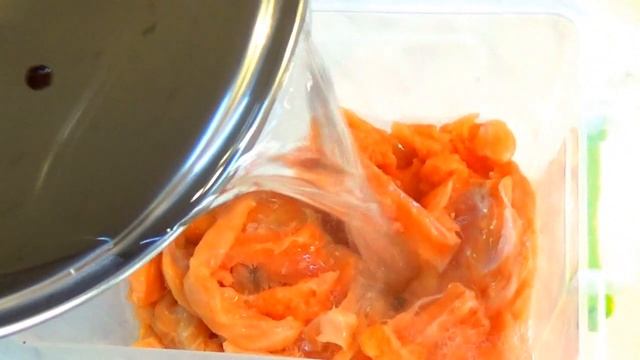 Сёмга Маринованная // Как замариновать СЁМГУ смотреть онлайн