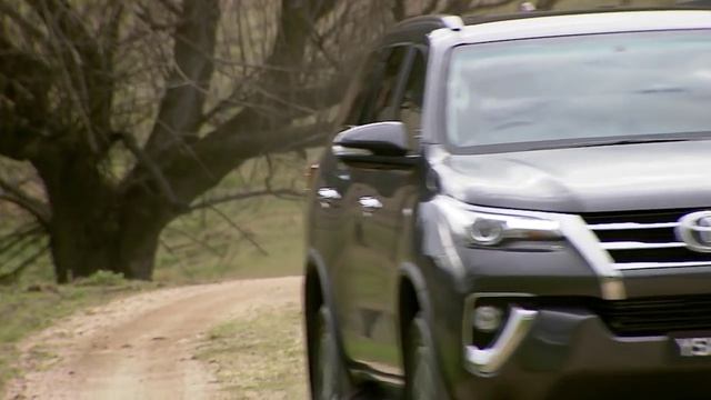 2015 Toyota Fortuner SUV revealed смотреть онлайн