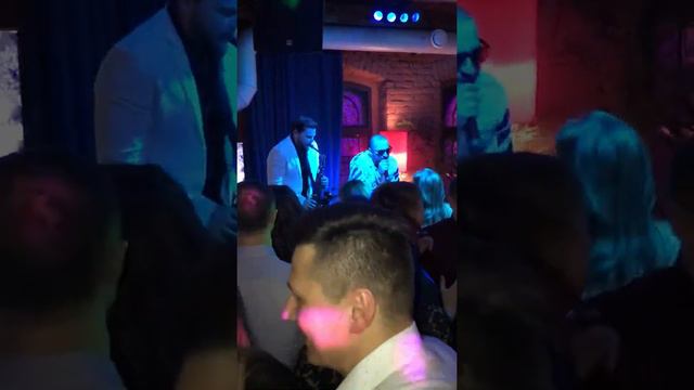 Яркий мужской дуэт Lex Moretti &Vlad Vengli #вокал # саксафон #праздник #банкет #свадьба смотреть онлайн