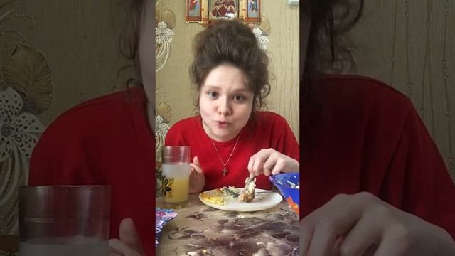 Мукбанг-торт,курица с картошкой ,салат летний смотреть онлайн