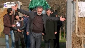 Отец танцует на похоронах дочери (полная версия)