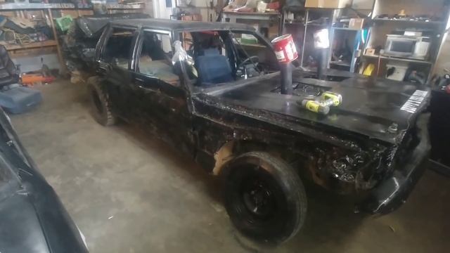 The tale of two Crown Vics V8 demo derby cars смотреть онлайн