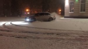 Зимний дрифт на Субару Легаси (Subaru Legacy)