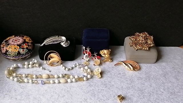 22. Новая посылка с винтажной бижутерией. Радости и разочарования дилетанта. Часть 3 продолжение. смотреть онлайн