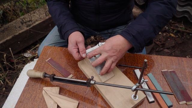 ТОЧИЛКА ДЛЯ НОЖЕЙ СВОИМИ РУКАМИ! РАССКАЗЫВАЮ КАК ПОЛЬЗОВАТЬСЯ САМОДЕЛЬНОЙ ТОЧИЛКОЙ ДЛЯ НОЖЕЙ. смотреть онлайн
