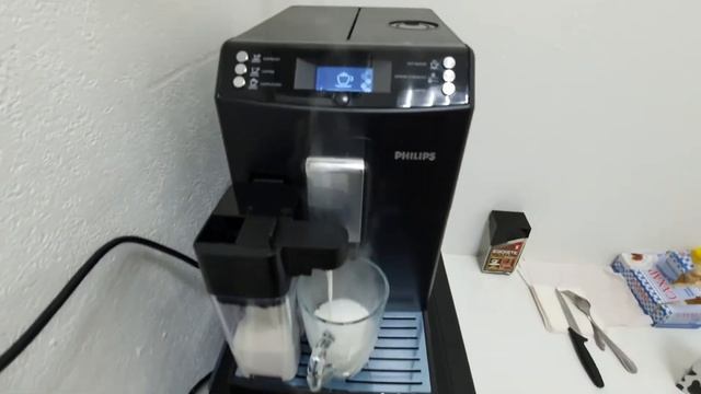Кофемашина Philips EP3558/00 Cappucino смотреть онлайн