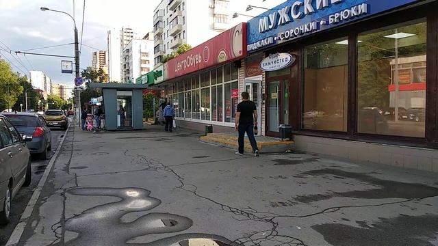 18:30, воскресение, 03 июня 2018 (стрит-ритейл: ул.Новогиреевская, 20/34к1) смотреть онлайн