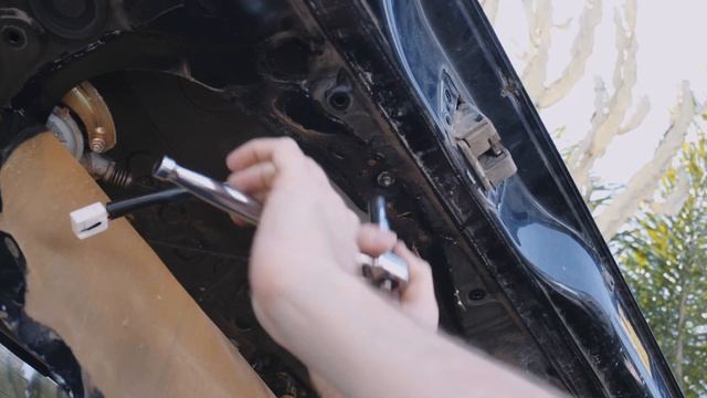 4th Gen 4Runner Tail Gate Latch Hatch Actuator Replacement смотреть онлайн