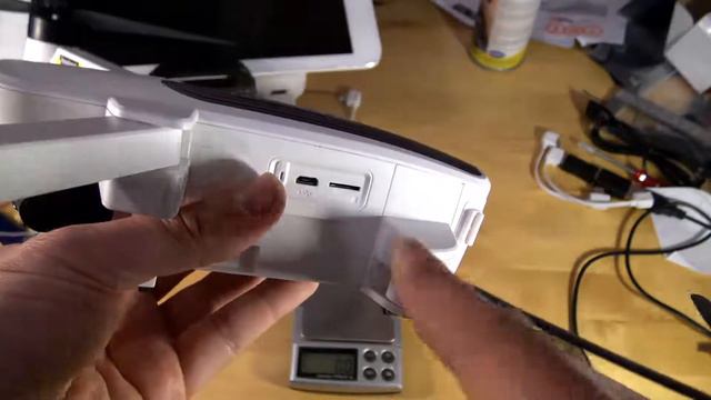 Hubsan Zino unboxing and analysis -- part 1 -- (Courtesy Banggood) смотреть онлайн