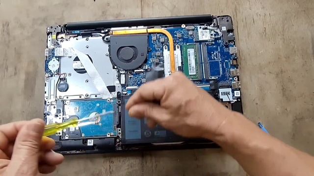 COMO TROCAR BATERIA NOTEBOOK DELL INSPIRON FÁCIL FÁCIL!!!(MOD. BATERIA wdx0r 42wh) смотреть онлайн